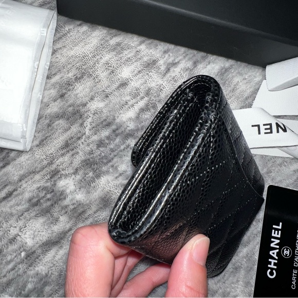 CHANEL CAVIAR CC LOGO CARD HOLDER WALLET - Picture 5 of 16